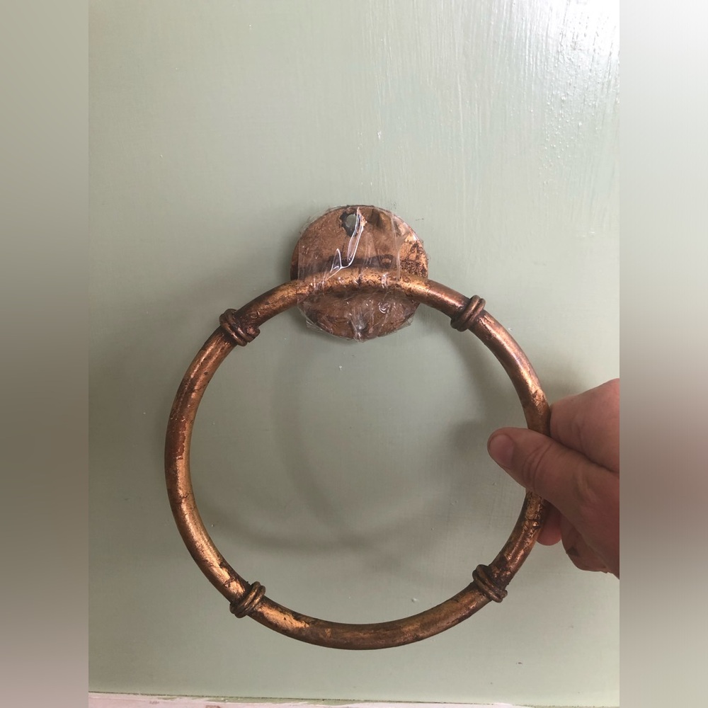 VTG MCM Italian Hollywood Regency Twisted Rope Towel Ring Holder; Gold Gilt 6”